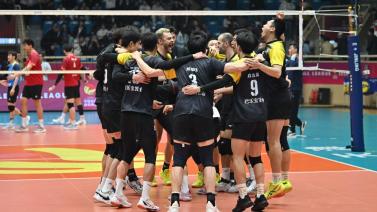 队奠定了坚 队奠定了坚